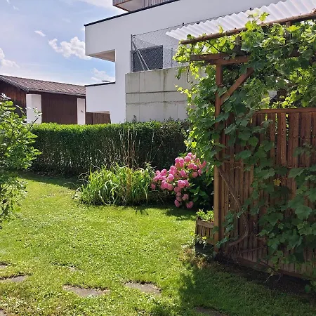 Apart Silvia Apartment *